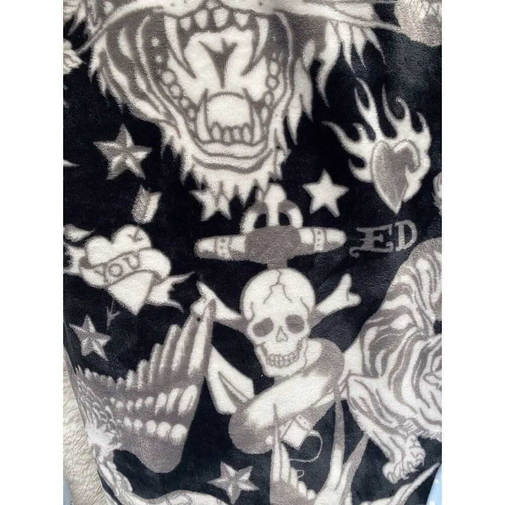 ED HARDY King Size PRINTED Soft Plush Blanket 108” x 90” TATTOO SKULLS Tiger NEW